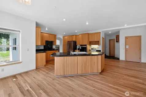 18432 W Lake Desire Drive SE Renton WA 98058