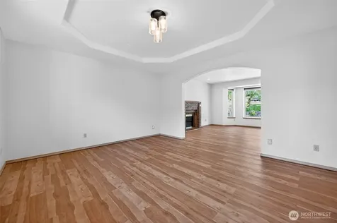 18432 W Lake Desire Drive SE Renton WA 98058