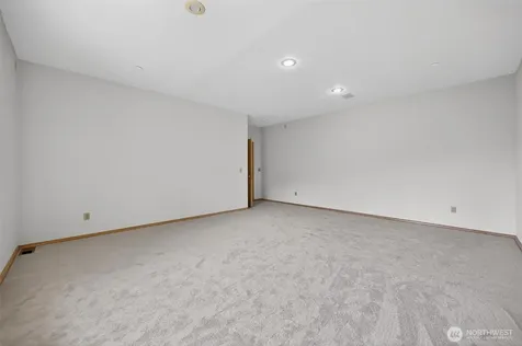 18432 W Lake Desire Drive SE Renton WA 98058