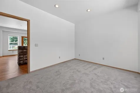 18432 W Lake Desire Drive SE Renton WA 98058