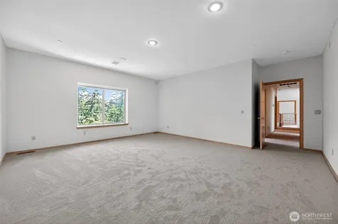 18432 W Lake Desire Drive SE Renton WA 98058