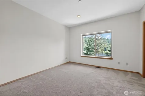 18432 W Lake Desire Drive SE Renton WA 98058