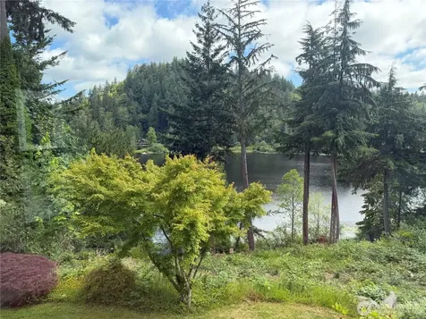 18432 W Lake Desire Drive SE Renton WA 98058