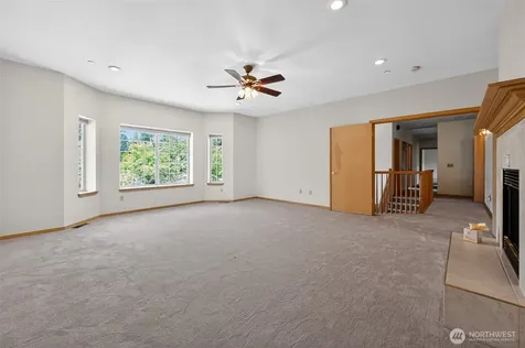 18432 W Lake Desire Drive SE Renton WA 98058
