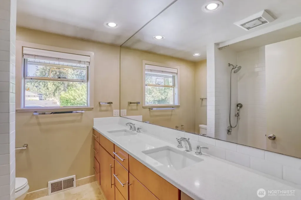 10012 NE 22nd Street Bellevue WA 98004