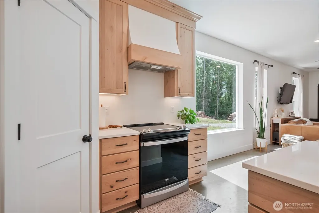 1013 N Bodine Road Kelso WA 98626
