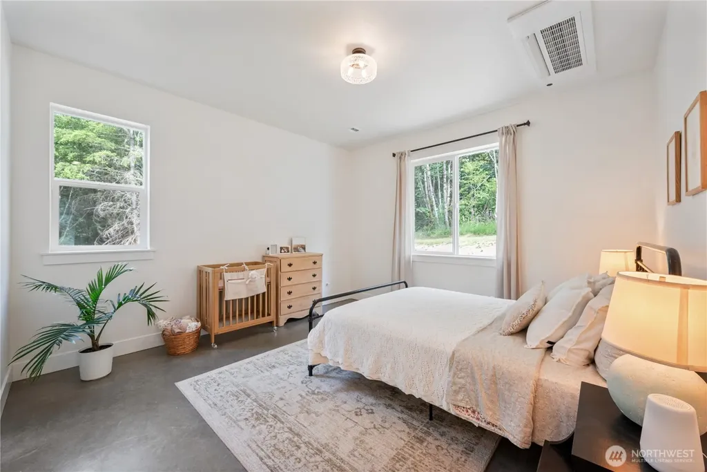 1013 N Bodine Road Kelso WA 98626