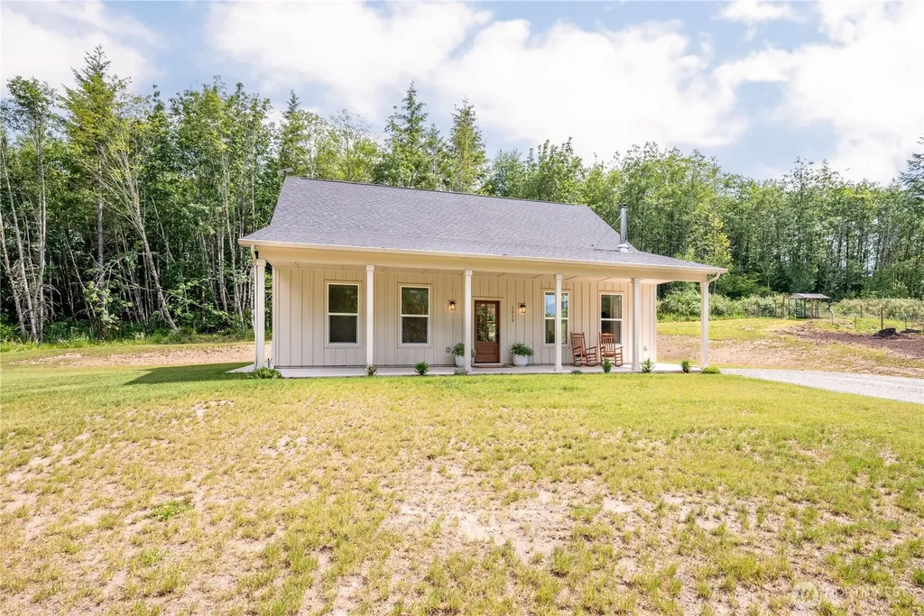 1013 N Bodine Road Kelso WA 98626