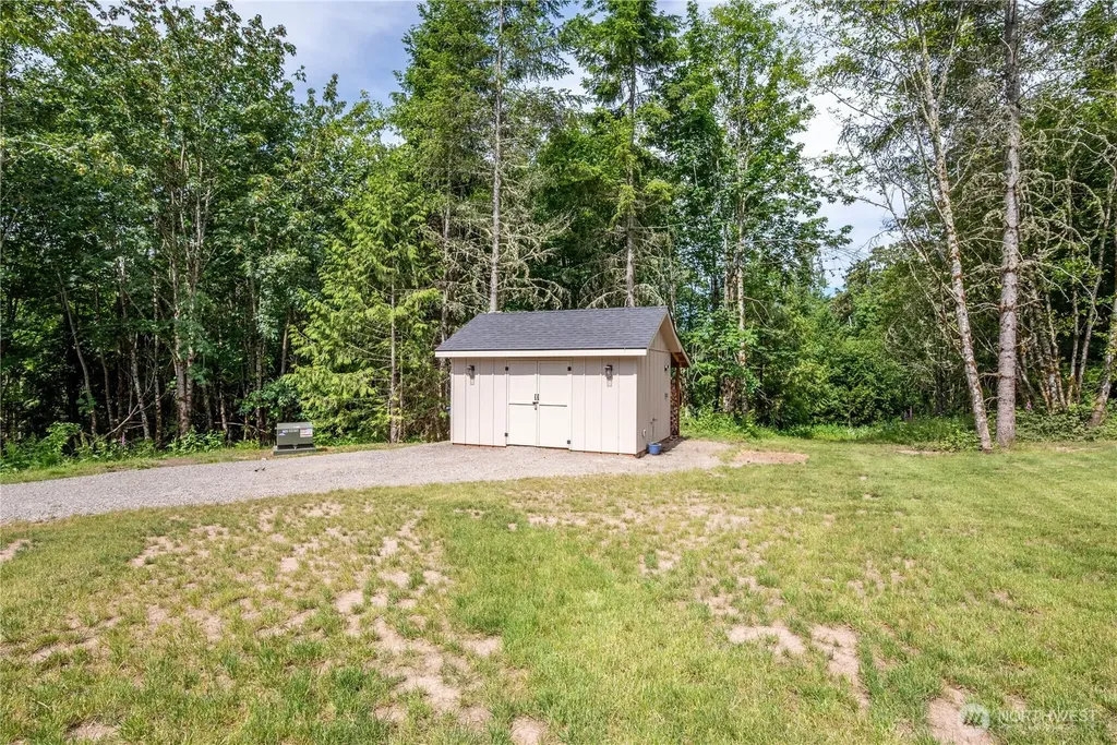 1013 N Bodine Road Kelso WA 98626