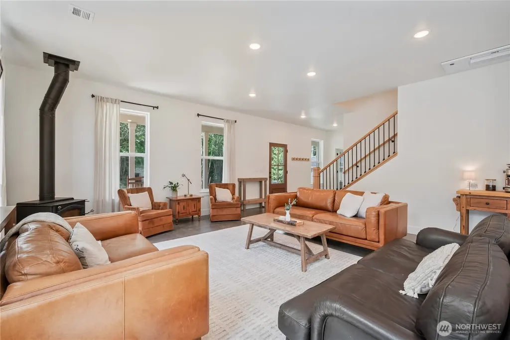 1013 N Bodine Road Kelso WA 98626