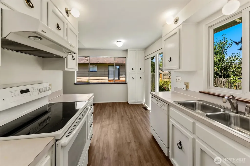 20813 53rd Avenue W Lynnwood WA 98036
