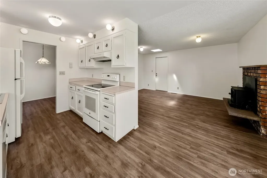 20813 53rd Avenue W Lynnwood WA 98036