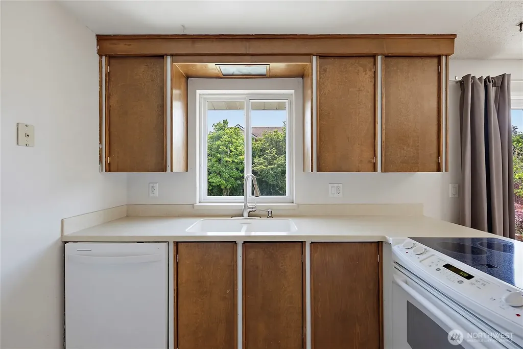 4616 S Burkhart Drive Tacoma WA 98409