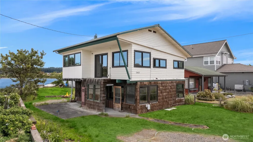 2403 Sunlight Beach Road Clinton WA 98236