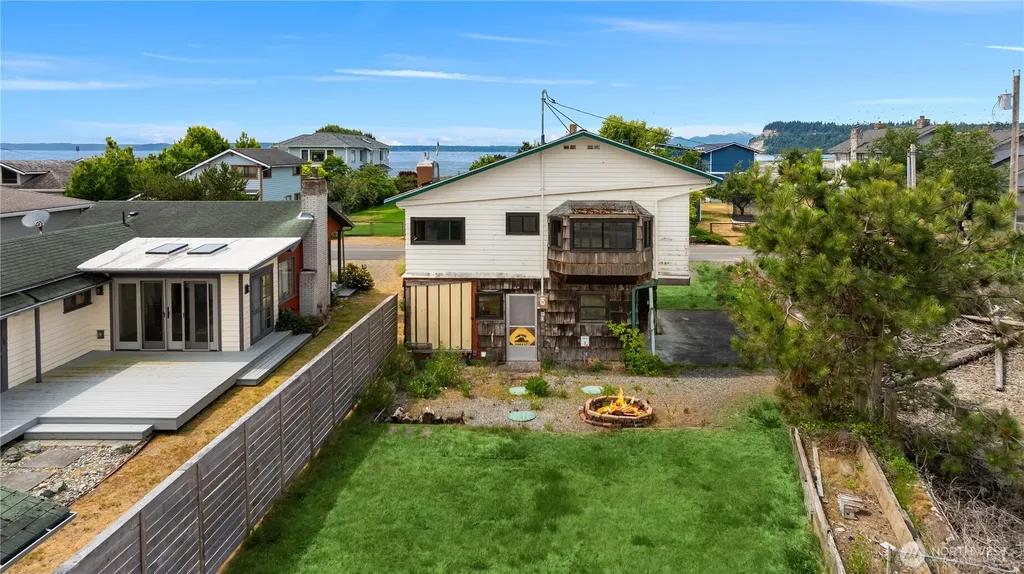2403 Sunlight Beach Road Clinton WA 98236