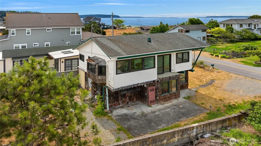 2403 Sunlight Beach Road Clinton WA 98236