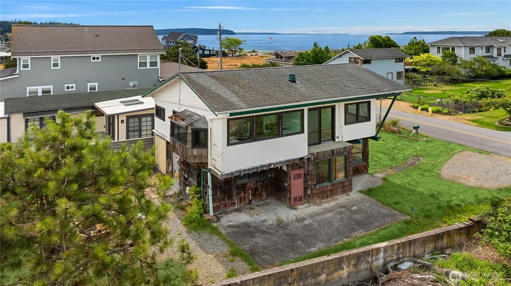 2403 Sunlight Beach Road Clinton WA 98236