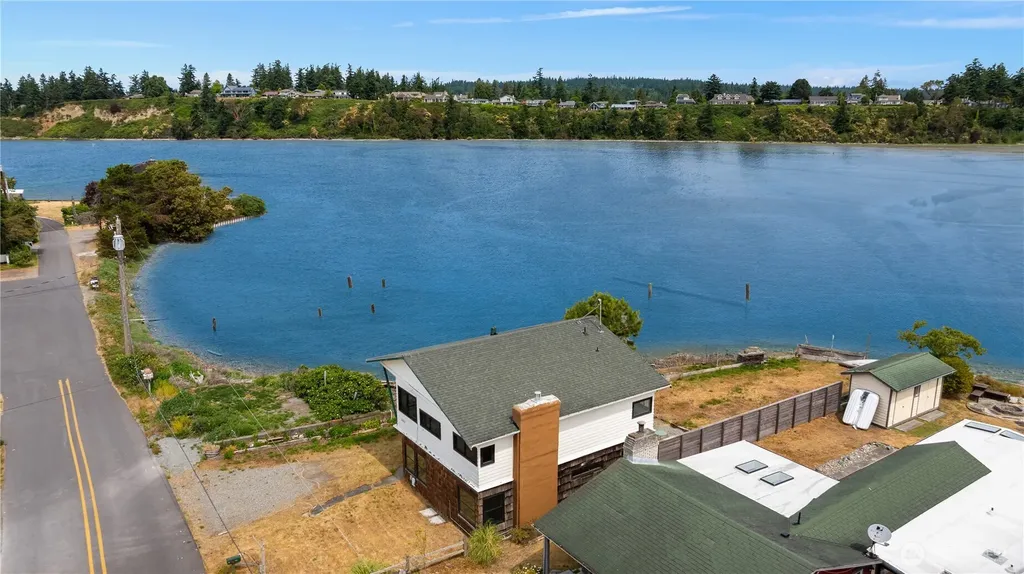 2403 Sunlight Beach Road Clinton WA 98236