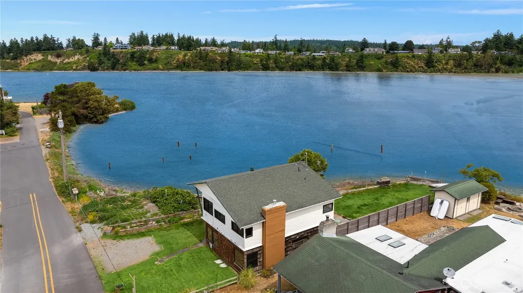 2403 Sunlight Beach Road Clinton WA 98236