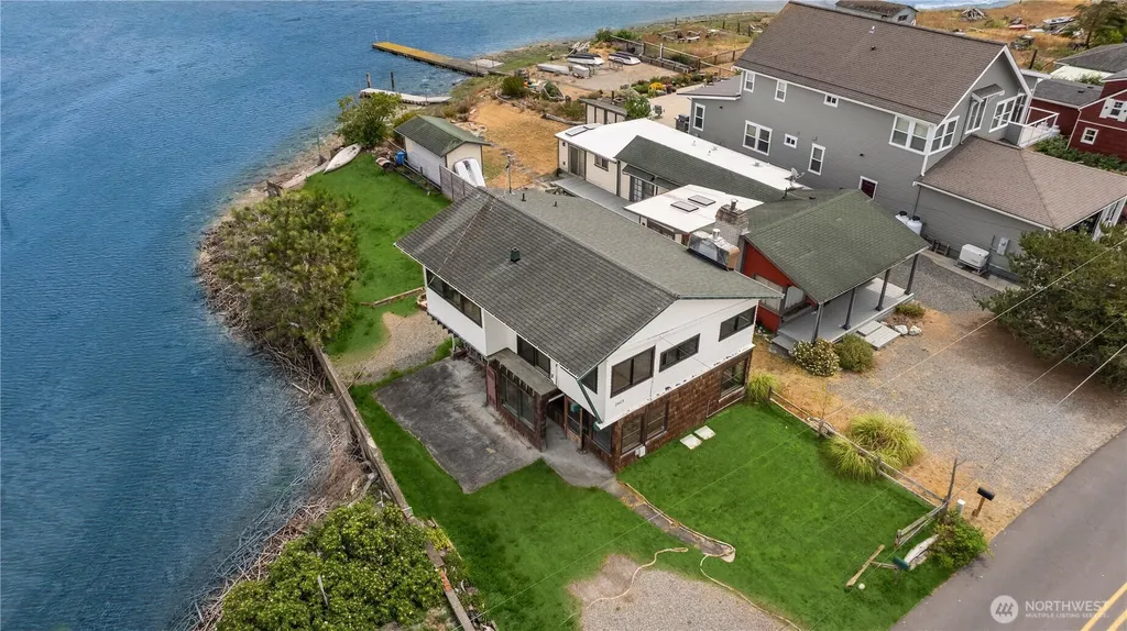 2403 Sunlight Beach Road Clinton WA 98236