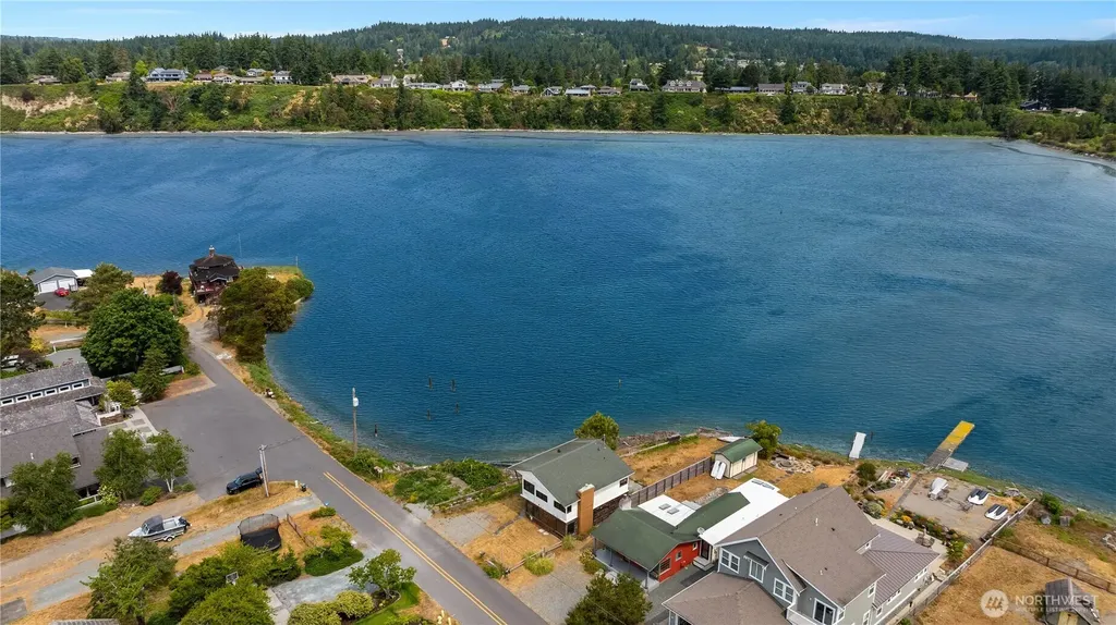2403 Sunlight Beach Road Clinton WA 98236