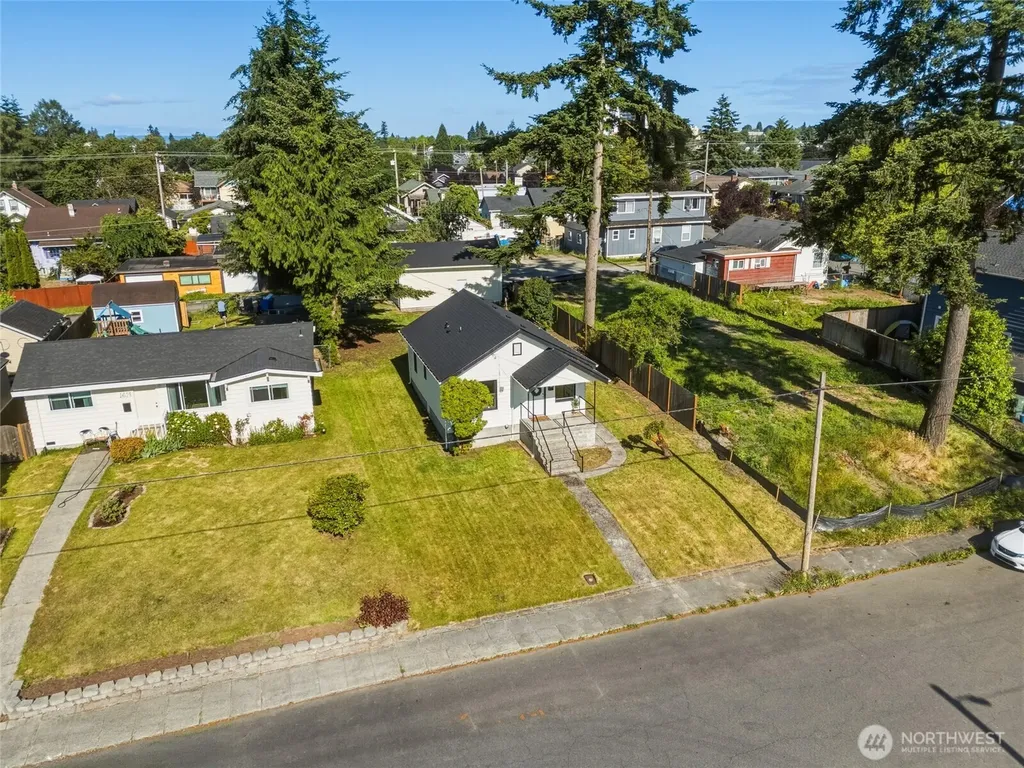 1608 Cedar Street Everett WA 98201