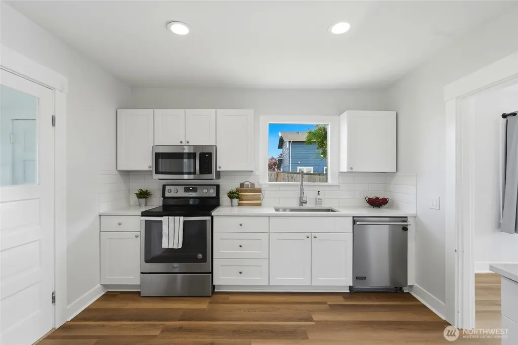 1608 Cedar Street Everett WA 98201