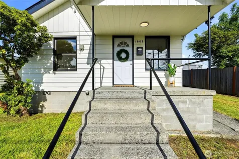 1608 Cedar Street Everett WA 98201