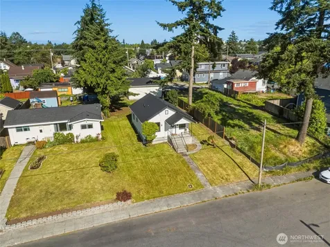 1608 Cedar Street Everett WA 98201