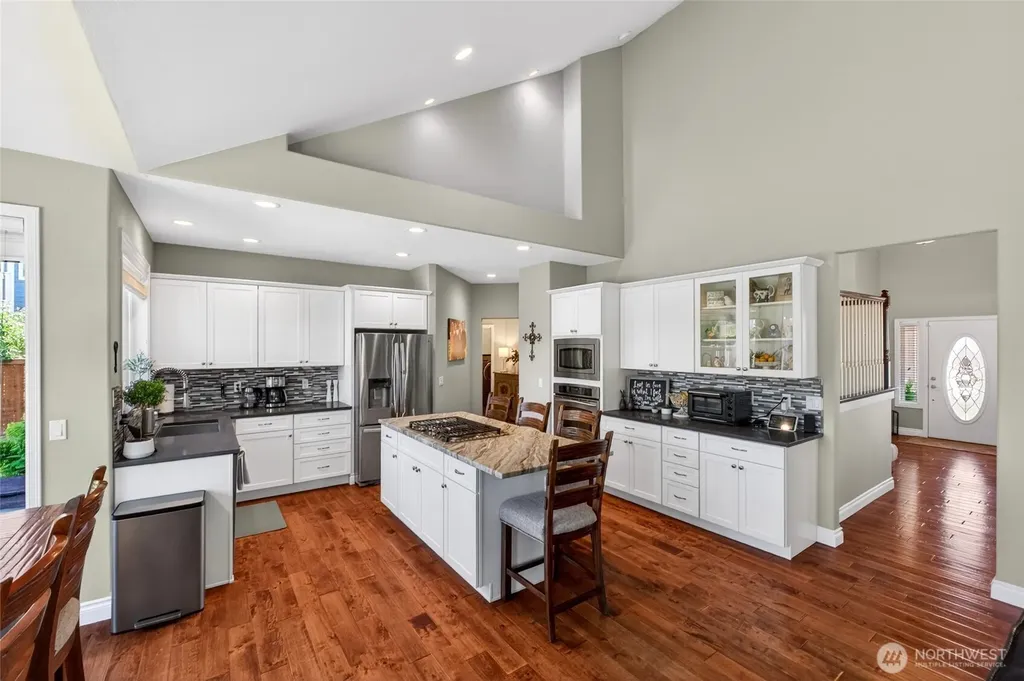 32 Mount Rainier Loop E Bonney Lake WA 98391