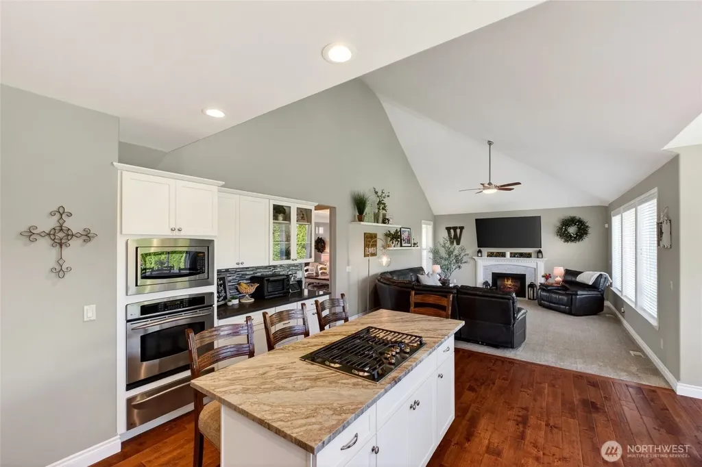 32 Mount Rainier Loop E Bonney Lake WA 98391