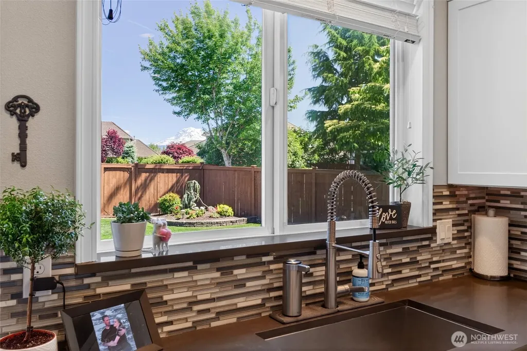 32 Mount Rainier Loop E Bonney Lake WA 98391