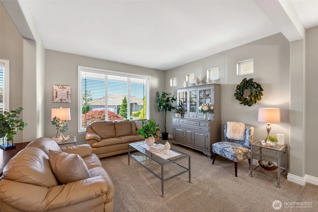 32 Mount Rainier Loop E Bonney Lake WA 98391
