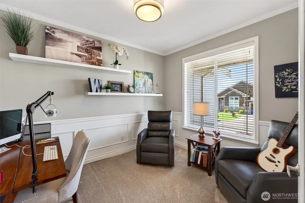 32 Mount Rainier Loop E Bonney Lake WA 98391