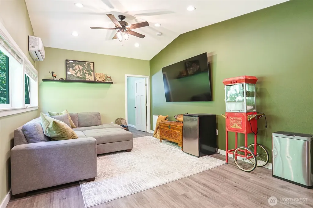 4454 Mosquito Lake Road Deming WA 98244