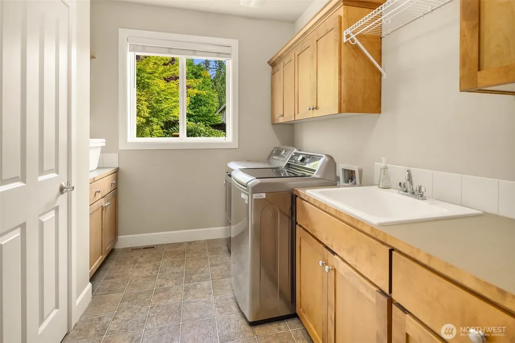 27520 SE 31st Place Sammamish WA 98075