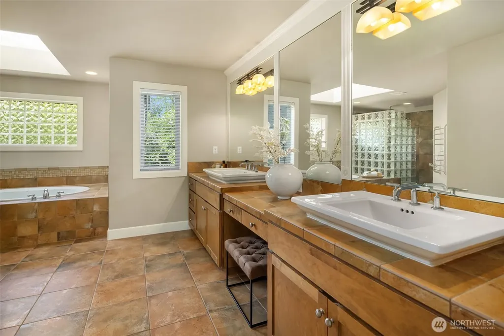 27520 SE 31st Place Sammamish WA 98075