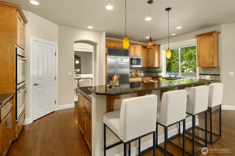 27520 SE 31st Place Sammamish WA 98075
