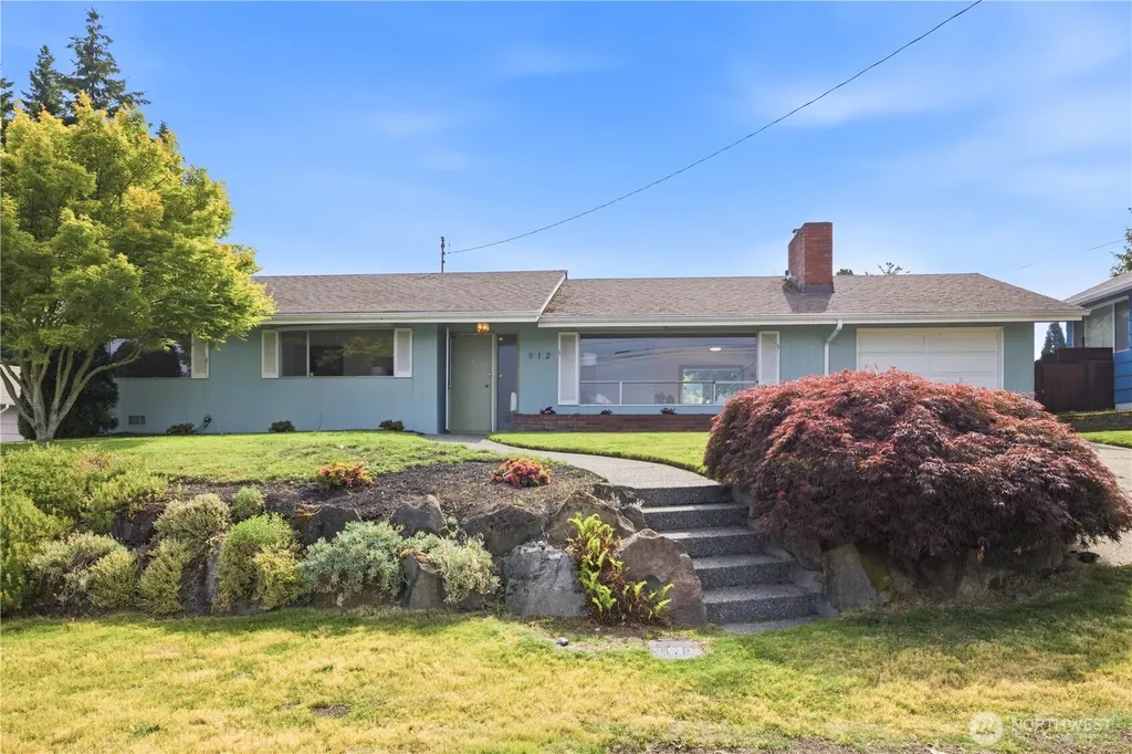 812 Alvord Avenue N Kent WA 98031