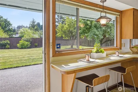 812 Alvord Avenue N Kent WA 98031