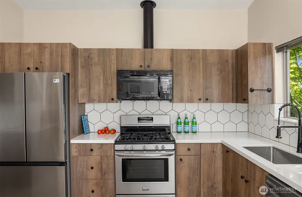 4977 19th Avenue S Seattle WA 98108
