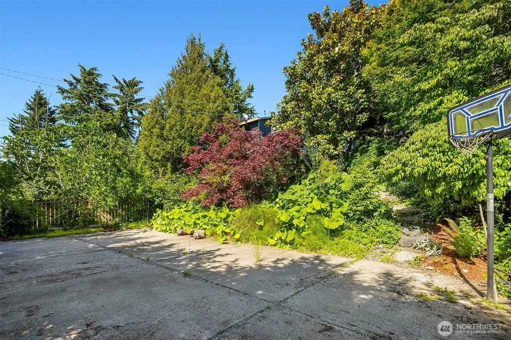 4977 19th Avenue S Seattle WA 98108