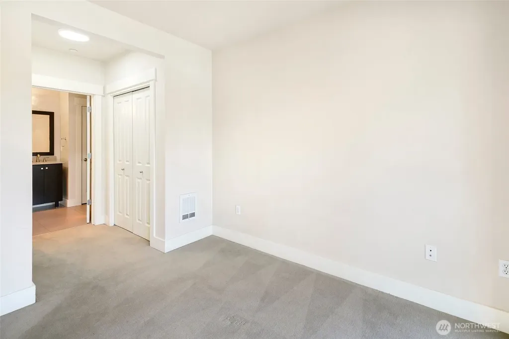 699 John Street Seattle WA 98109