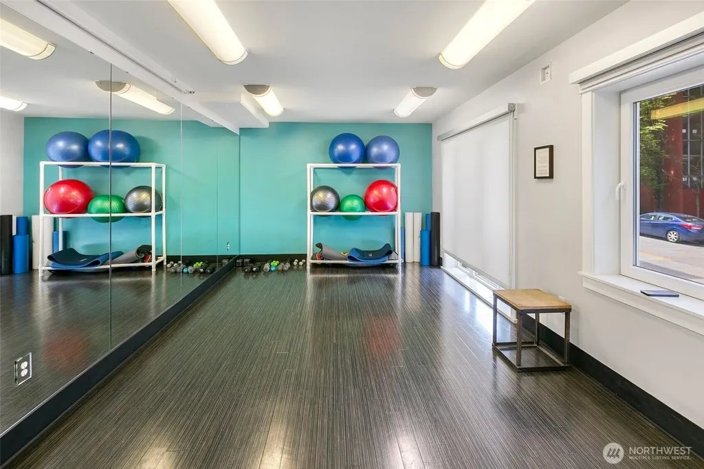 699 John Street Seattle WA 98109