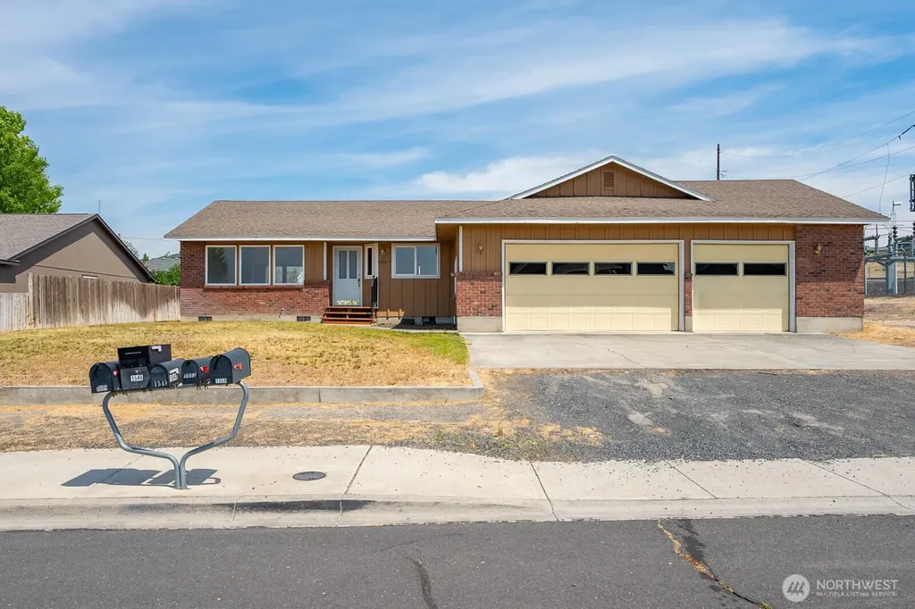 1539 S Bailey Moses Lake WA 98837