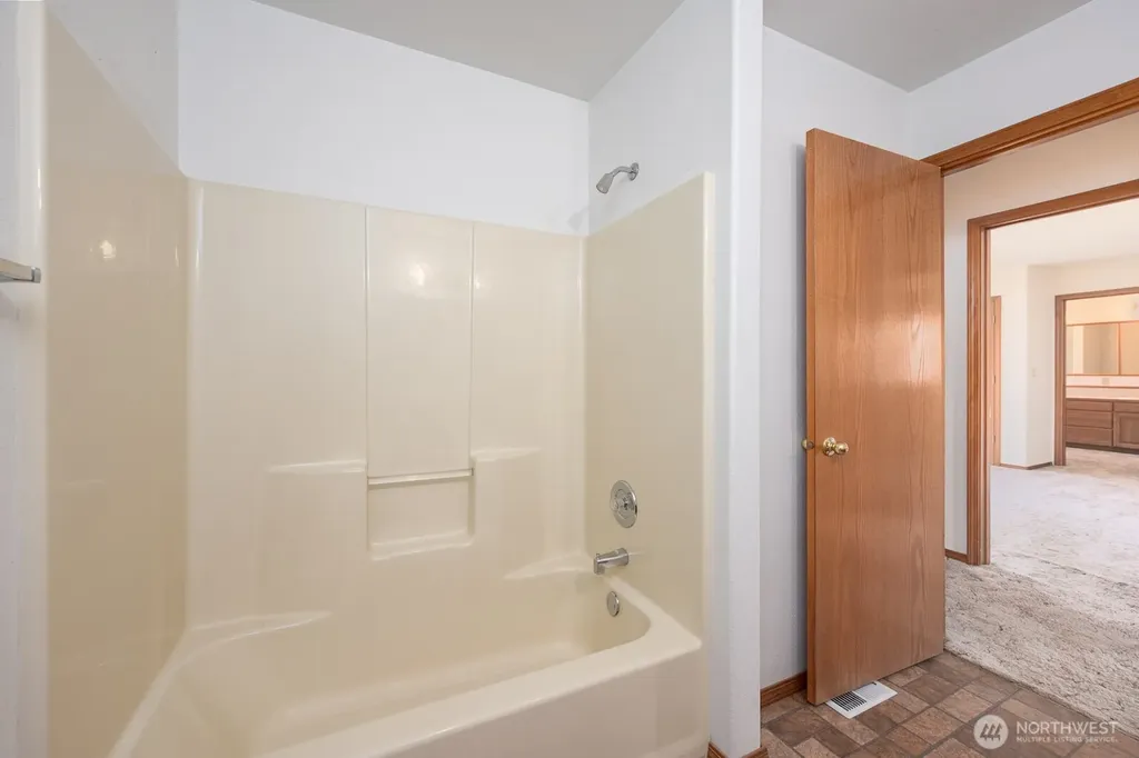 1539 S Bailey Moses Lake WA 98837