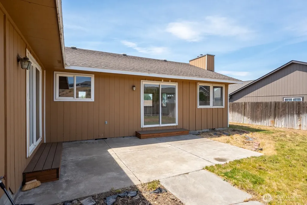 1539 S Bailey Moses Lake WA 98837