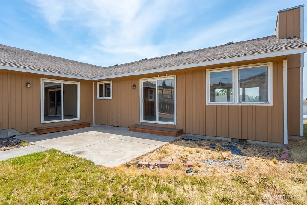1539 S Bailey Moses Lake WA 98837