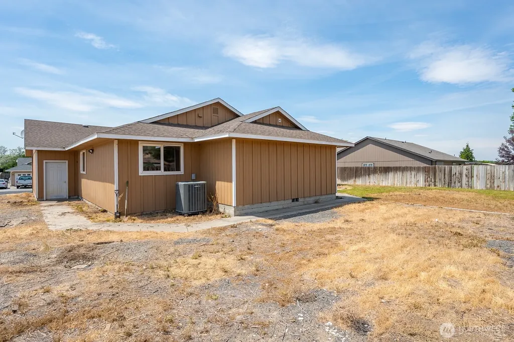 1539 S Bailey Moses Lake WA 98837