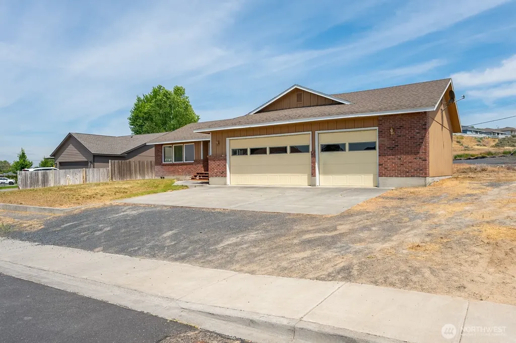 1539 S Bailey Moses Lake WA 98837